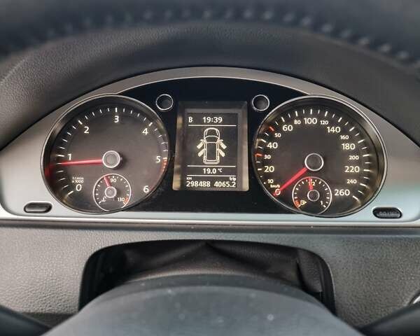 Черный Фольксваген Пассат, объемом двигателя 1.97 л и пробегом 290 тыс. км за 10200 $, фото 7 на Automoto.ua