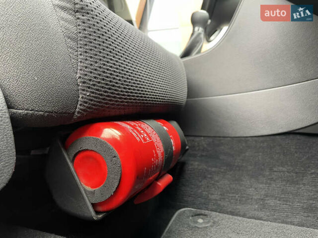 Черный Фольксваген Пассат, объемом двигателя 1.4 л и пробегом 197 тыс. км за 6500 $, фото 32 на Automoto.ua