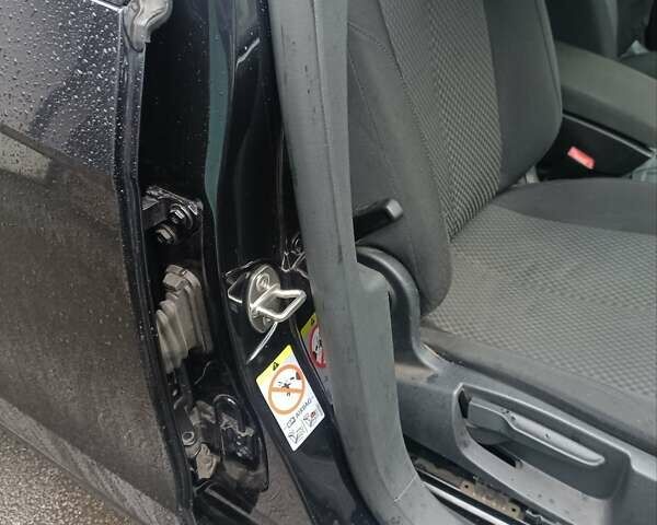 Чорний Фольксваген Пассат, об'ємом двигуна 1.39 л та пробігом 228 тис. км за 8300 $, фото 11 на Automoto.ua