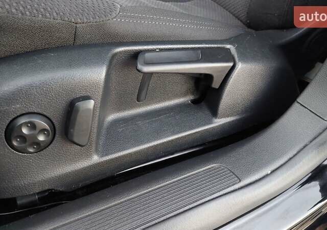 Черный Фольксваген Пассат, объемом двигателя 1.97 л и пробегом 239 тыс. км за 9222 $, фото 62 на Automoto.ua