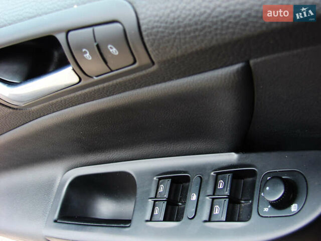 Черный Фольксваген Пассат, объемом двигателя 1.4 л и пробегом 223 тыс. км за 7200 $, фото 23 на Automoto.ua