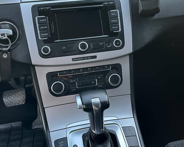 Черный Фольксваген Пассат, объемом двигателя 1.97 л и пробегом 345 тыс. км за 7400 $, фото 16 на Automoto.ua