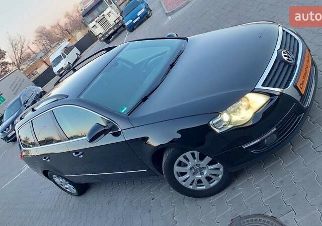 Черный Фольксваген Пассат, объемом двигателя 1.97 л и пробегом 239 тыс. км за 9222 $, фото 36 на Automoto.ua