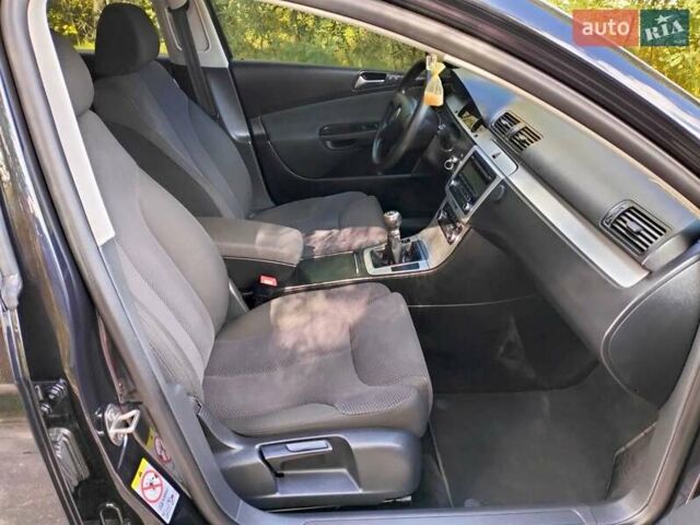 Чорний Фольксваген Пассат, об'ємом двигуна 1.4 л та пробігом 175 тис. км за 8950 $, фото 21 на Automoto.ua