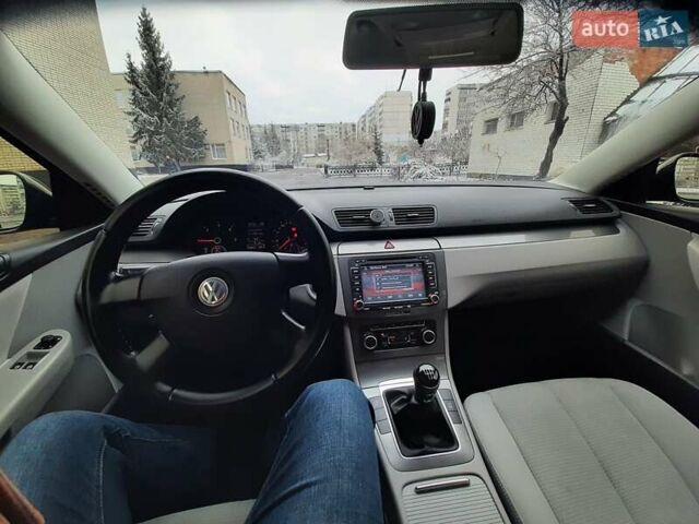 Черный Фольксваген Пассат, объемом двигателя 1.6 л и пробегом 270 тыс. км за 6500 $, фото 2 на Automoto.ua