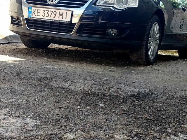 Черный Фольксваген Пассат, объемом двигателя 2 л и пробегом 206 тыс. км за 8200 $, фото 6 на Automoto.ua