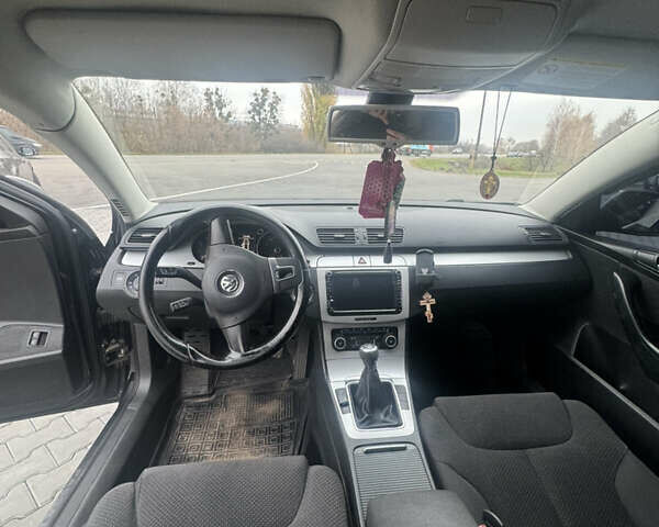 Черный Фольксваген Пассат, объемом двигателя 1.6 л и пробегом 280 тыс. км за 6800 $, фото 8 на Automoto.ua