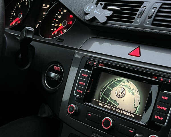 Черный Фольксваген Пассат, объемом двигателя 1.97 л и пробегом 322 тыс. км за 5850 $, фото 33 на Automoto.ua