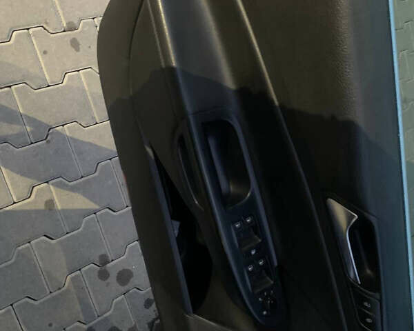 Черный Фольксваген Пассат, объемом двигателя 1.39 л и пробегом 290 тыс. км за 5999 $, фото 15 на Automoto.ua