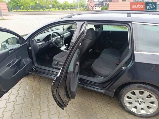 Черный Фольксваген Пассат, объемом двигателя 2 л и пробегом 263 тыс. км за 7000 $, фото 14 на Automoto.ua