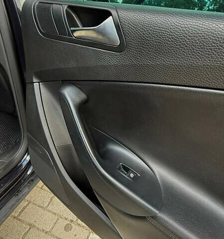 Черный Фольксваген Пассат, объемом двигателя 2 л и пробегом 323 тыс. км за 8300 $, фото 9 на Automoto.ua