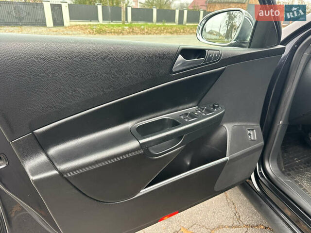 Черный Фольксваген Пассат, объемом двигателя 1.97 л и пробегом 235 тыс. км за 8499 $, фото 41 на Automoto.ua