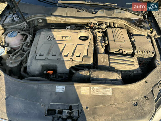 Черный Фольксваген Пассат, объемом двигателя 2 л и пробегом 258 тыс. км за 10500 $, фото 13 на Automoto.ua