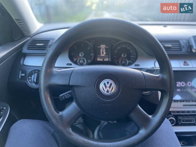 Чорний Фольксваген Пассат, об'ємом двигуна 1.97 л та пробігом 287 тис. км за 7500 $, фото 14 на Automoto.ua