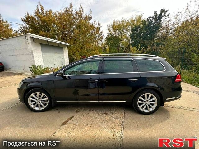 Чорний Фольксваген Пассат, об'ємом двигуна 2 л та пробігом 241 тис. км за 11000 $, фото 4 на Automoto.ua