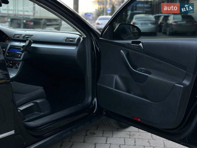 Чорний Фольксваген Пассат, об'ємом двигуна 1.6 л та пробігом 285 тис. км за 6999 $, фото 31 на Automoto.ua
