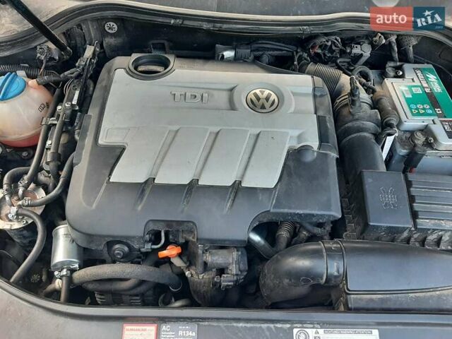 Черный Фольксваген Пассат, объемом двигателя 2 л и пробегом 328 тыс. км за 8000 $, фото 31 на Automoto.ua