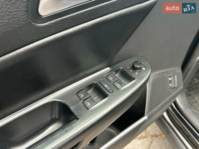 Черный Фольксваген Пассат, объемом двигателя 1.97 л и пробегом 235 тыс. км за 8499 $, фото 42 на Automoto.ua