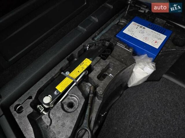 Черный Фольксваген Пассат, объемом двигателя 2 л и пробегом 225 тыс. км за 8800 $, фото 148 на Automoto.ua