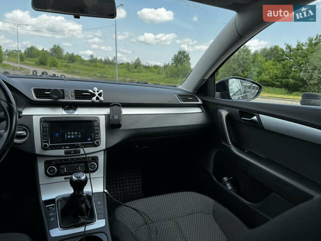 Черный Фольксваген Пассат, объемом двигателя 1.6 л и пробегом 270 тыс. км за 7500 $, фото 25 на Automoto.ua