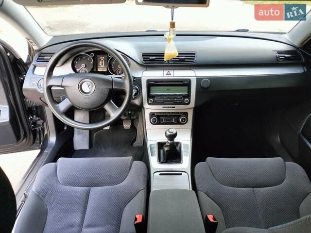 Чорний Фольксваген Пассат, об'ємом двигуна 1.4 л та пробігом 175 тис. км за 8950 $, фото 23 на Automoto.ua