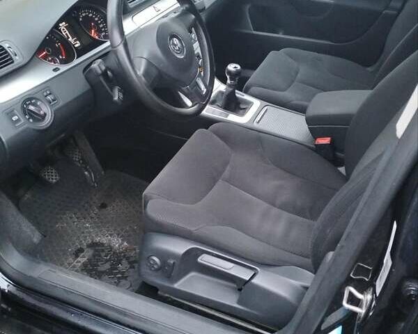 Черный Фольксваген Пассат, объемом двигателя 1.97 л и пробегом 326 тыс. км за 7500 $, фото 11 на Automoto.ua