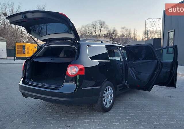 Черный Фольксваген Пассат, объемом двигателя 1.97 л и пробегом 239 тыс. км за 9222 $, фото 48 на Automoto.ua