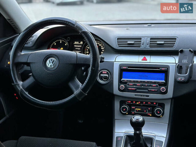 Чорний Фольксваген Пассат, об'ємом двигуна 1.6 л та пробігом 285 тис. км за 6999 $, фото 40 на Automoto.ua