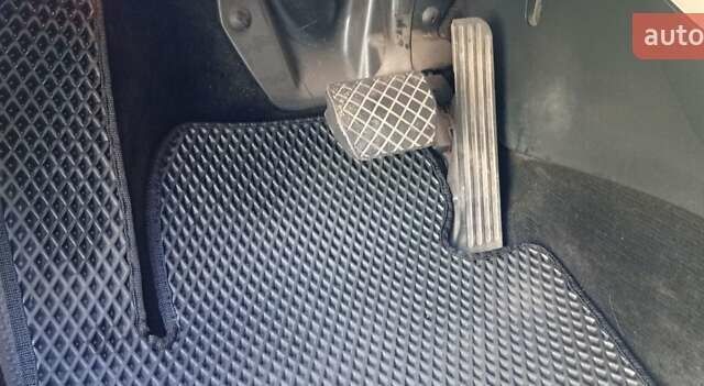 Черный Фольксваген Пассат, объемом двигателя 1.97 л и пробегом 325 тыс. км за 8900 $, фото 22 на Automoto.ua