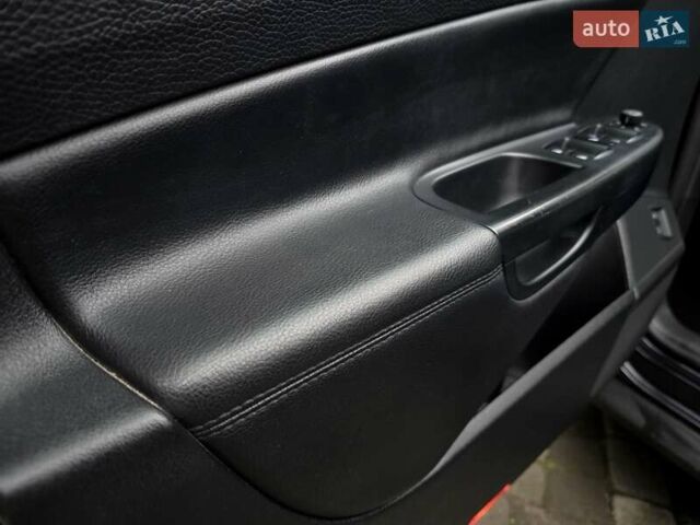 Черный Фольксваген Пассат, объемом двигателя 2 л и пробегом 225 тыс. км за 8800 $, фото 104 на Automoto.ua