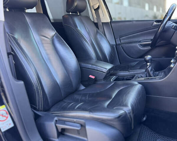 Черный Фольксваген Пассат, объемом двигателя 1.6 л и пробегом 207 тыс. км за 6700 $, фото 25 на Automoto.ua