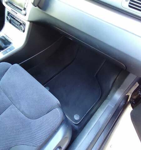 Черный Фольксваген Пассат, объемом двигателя 1.9 л и пробегом 280 тыс. км за 7900 $, фото 14 на Automoto.ua