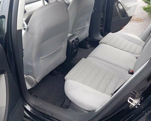 Черный Фольксваген Пассат, объемом двигателя 1.97 л и пробегом 230 тыс. км за 7500 $, фото 6 на Automoto.ua