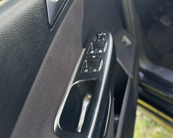 Черный Фольксваген Пассат, объемом двигателя 1.6 л и пробегом 229 тыс. км за 8222 $, фото 49 на Automoto.ua