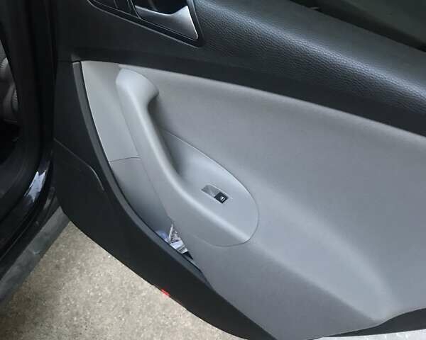 Черный Фольксваген Пассат, объемом двигателя 2 л и пробегом 239 тыс. км за 6600 $, фото 4 на Automoto.ua