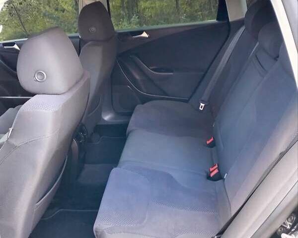 Чорний Фольксваген Пассат, об'ємом двигуна 1.4 л та пробігом 175 тис. км за 8950 $, фото 22 на Automoto.ua