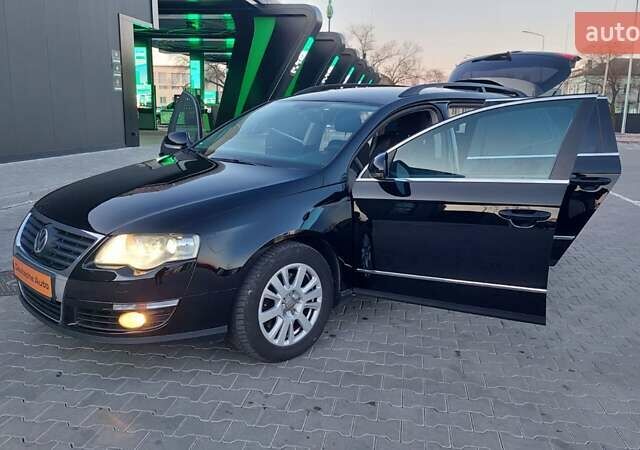 Черный Фольксваген Пассат, объемом двигателя 1.97 л и пробегом 239 тыс. км за 9222 $, фото 47 на Automoto.ua