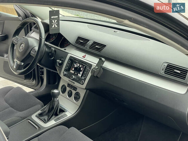 Черный Фольксваген Пассат, объемом двигателя 1.4 л и пробегом 197 тыс. км за 6500 $, фото 30 на Automoto.ua