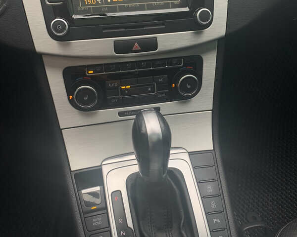 Черный Фольксваген Пассат, объемом двигателя 1.96 л и пробегом 229 тыс. км за 9600 $, фото 43 на Automoto.ua