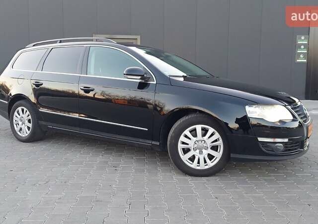Черный Фольксваген Пассат, объемом двигателя 1.97 л и пробегом 239 тыс. км за 9222 $, фото 16 на Automoto.ua