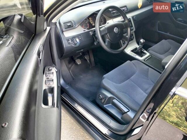 Чорний Фольксваген Пассат, об'ємом двигуна 1.4 л та пробігом 175 тис. км за 8950 $, фото 30 на Automoto.ua