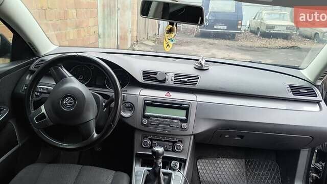 Черный Фольксваген Пассат, объемом двигателя 1.4 л и пробегом 180 тыс. км за 7700 $, фото 8 на Automoto.ua