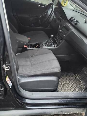 Черный Фольксваген Пассат, объемом двигателя 1.4 л и пробегом 180 тыс. км за 7700 $, фото 9 на Automoto.ua