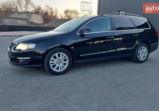 Черный Фольксваген Пассат, объемом двигателя 1.97 л и пробегом 239 тыс. км за 9222 $, фото 12 на Automoto.ua