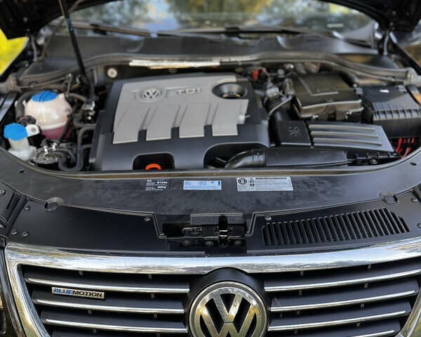 Черный Фольксваген Пассат, объемом двигателя 1.6 л и пробегом 229 тыс. км за 8222 $, фото 74 на Automoto.ua