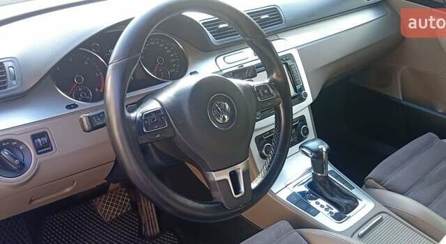 Черный Фольксваген Пассат, объемом двигателя 1.97 л и пробегом 325 тыс. км за 8900 $, фото 6 на Automoto.ua