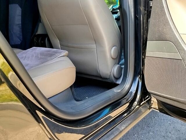 Черный Фольксваген Пассат, объемом двигателя 2 л и пробегом 206 тыс. км за 8200 $, фото 4 на Automoto.ua