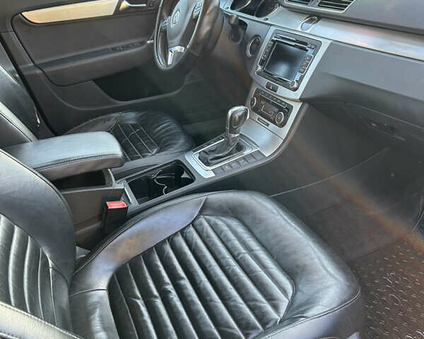 Черный Фольксваген Пассат, объемом двигателя 2 л и пробегом 258 тыс. км за 10500 $, фото 3 на Automoto.ua