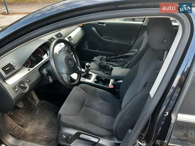 Черный Фольксваген Пассат, объемом двигателя 2 л и пробегом 328 тыс. км за 8000 $, фото 42 на Automoto.ua