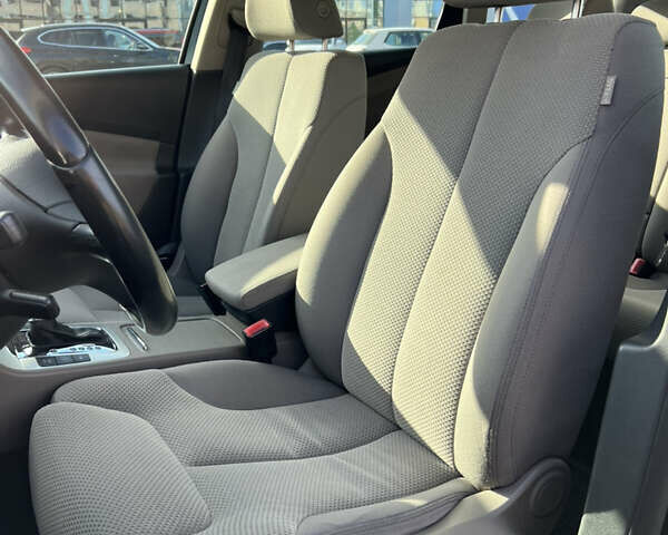 Черный Фольксваген Пассат, объемом двигателя 1.8 л и пробегом 324 тыс. км за 7900 $, фото 5 на Automoto.ua